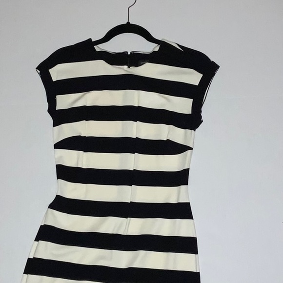 NWOT Banana Republic Striped Midi Dress - Size 4 - Picture 2 of 8